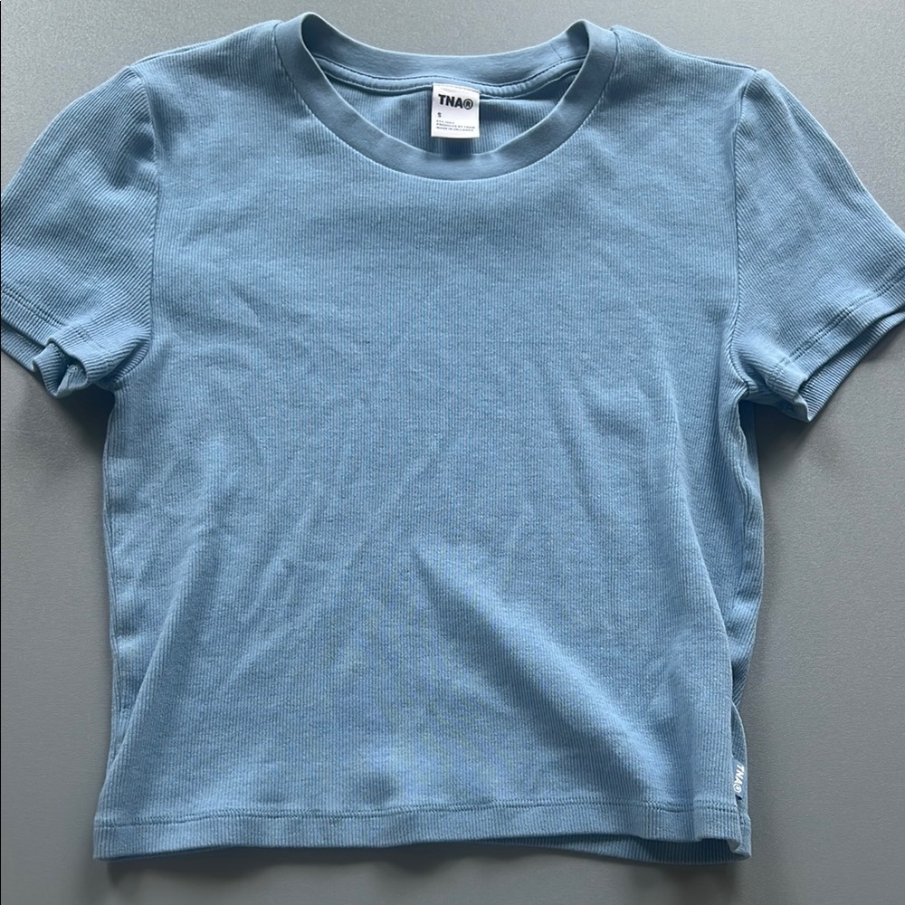 Aritzia TNA blue crop top